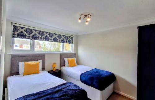 Ingatestone House | Modern townhouse with easy access to London