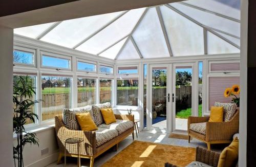 Ingatestone House | Modern townhouse with easy access to London