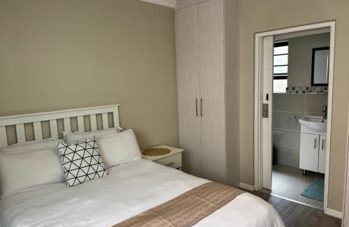 Beacon Bay Apartment | Modern Tranquil Stay