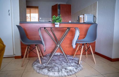 Benoni Apartment | Modern Tranquility