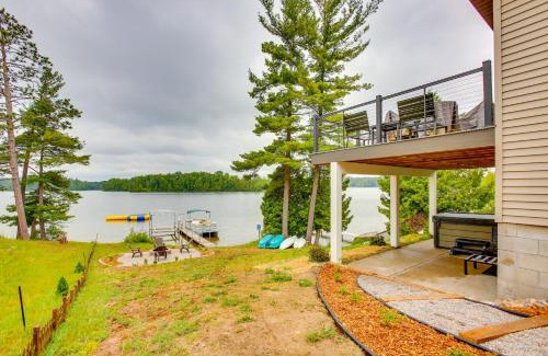 Traverse City House | Modern Traverse City Lake House with Hot Tub!