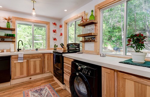 Asheville House | Modern Treetop House 10 min to downtown Asheville!