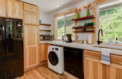 Asheville House | Modern Treetop House 10 min to downtown Asheville!