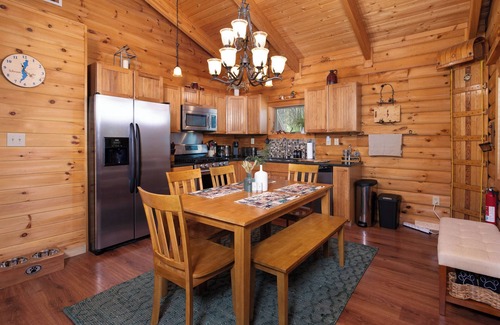 Schroon Lake Cabin | Modern Treetop Log Cabin in the Heart of Schroon Lake