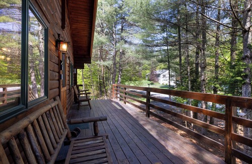 Schroon Lake Cabin | Modern Treetop Log Cabin in the Heart of Schroon Lake