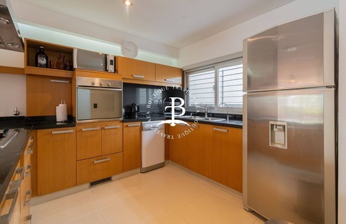 Villa del Parque Villa | Modern triplex with barbecue and garden!