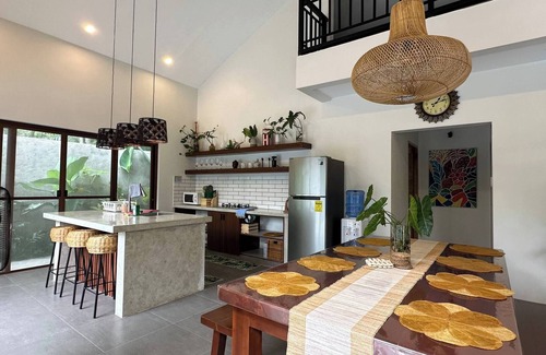 Amadeo Villa | Modern Tropical 2BR Villa & Pool Retreat in Amadeo