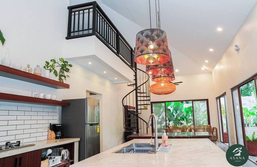 Amadeo Villa | Modern Tropical 2BR Villa & Pool Retreat in Amadeo