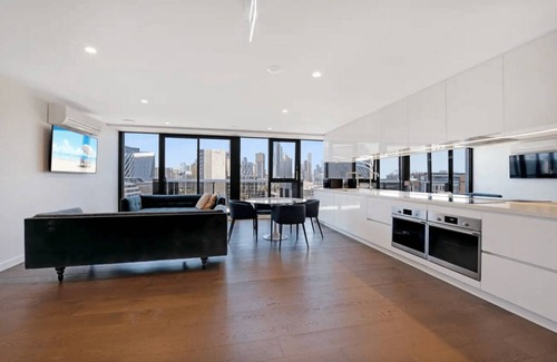 North Melbourne House | Modern Two Bedroom Apartment in North Melbourne