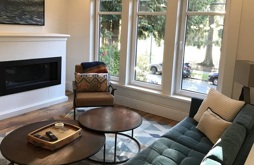 Grandview-Woodland Apartment | Modern two bedroom apartment in the heart of the Commercial Drive.