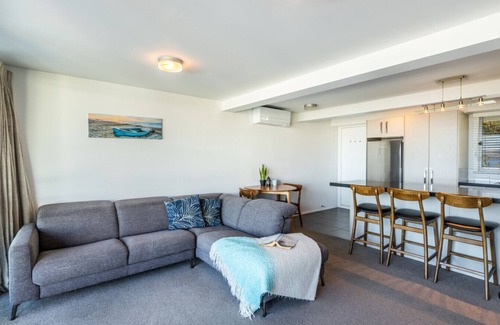 Two Mile Bay Apartment | Modern two bedroom apartment, great location