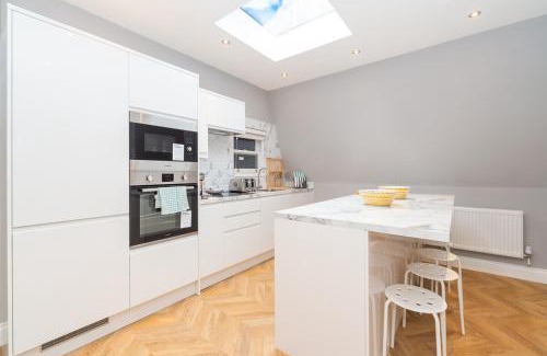 Paddington Apartment | Modern Two-Bedroom Apartment in Paddington