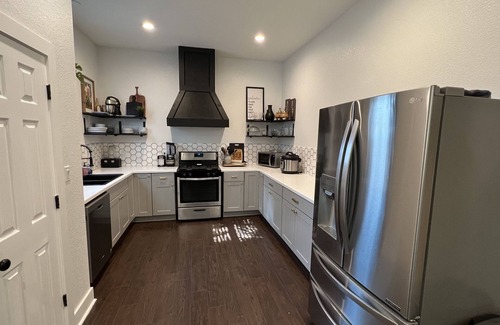 Northside House | Modern Two Bedroom House/Gated-parking Downtown