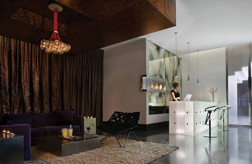 Gaslamp Quarter Hotel | Modern Unit w/Large Patio! Onsite Parking, Pool! Short Drive to San Diego Zoo!