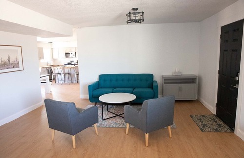 Yuma House | Modern, Updated, Pet Friendly, Centrally Located with BBQ and FirePit!