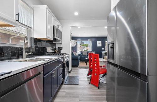 North Chicago House | modern upgrade-near naval base