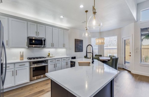 Frisco House | Modern & Upscale Frisco Getaway