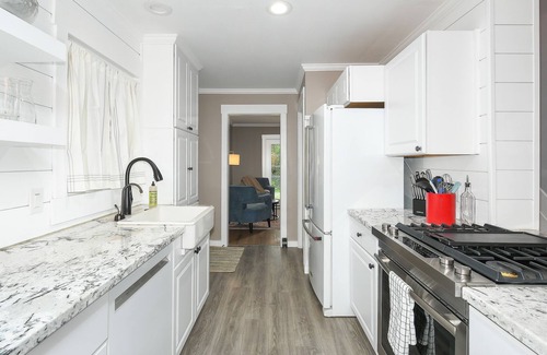 Northwest Vancouver House | Modern Uptown Bungalow Home For Groups Big And Small!