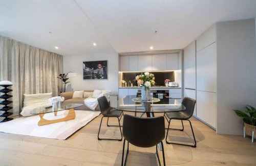 Chinatown Apartment | Modern Urban Oasis in the Heart of Chinatown