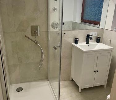 Magstadt Apartment | Modern Urban Studio Apartment S-Bahn 27QM for 6 persons Mercedes-Benz