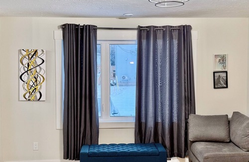 Dieppe House | Modern Vac Home, Private Hot Tub, Close to Airport
