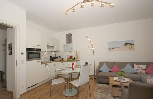 Gohren Apartment | Modern vacation apartment with private sauna and balcony - Villa Pauline FeWo 04