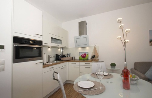 Gohren Apartment | Modern vacation apartment with private sauna and balcony - Villa Pauline FeWo 04