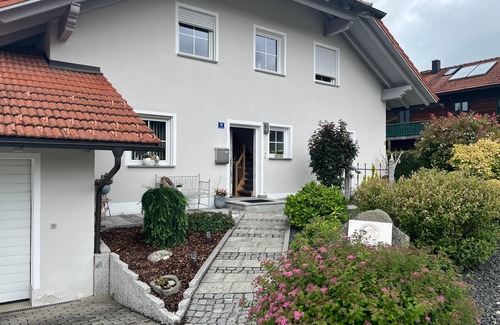 Hauzenberg Apartment | Modern vacation apartment (98sqm) with balcony and view of the Staffelberg