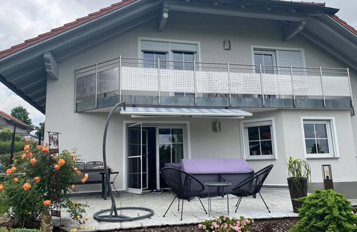 Hauzenberg Apartment | Modern vacation apartment (98sqm) with balcony and view of the Staffelberg