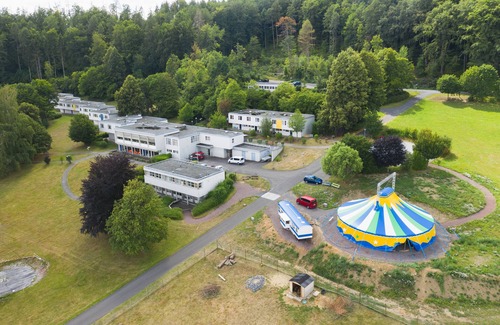 Hubingen House | Modern vacation apartment for six people in a park-like setting