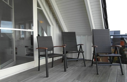Zingst Apartment | Modern vacation apartment with large balcony/loggia - Mühlenstrasse
