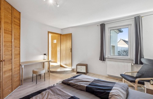 Rotha Apartment | Modern vacation apartment in the old town of Rötha.