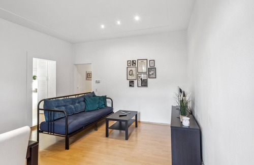 Rotha Apartment | Modern vacation apartment in the old town of Rötha.