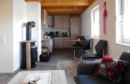 Mittelsdorf Apartment | Modern vacation apartment (40m2) with wood-burning stove