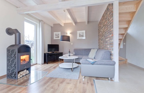 Zingst House | Modern vacation home with garden & terrace, 300m to the beach, free WLAN