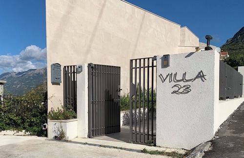 Drobnici House | Modern vacation villa with pool/air conditioning in Blizikuce/Budva/Montenegro