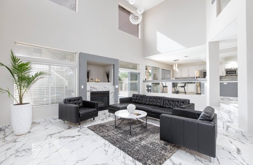 Las Vegas House | Modern Vegas Villa! Near Las Vegas Strip