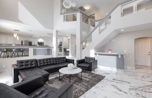 Las Vegas House | Modern Vegas Villa! Near Las Vegas Strip