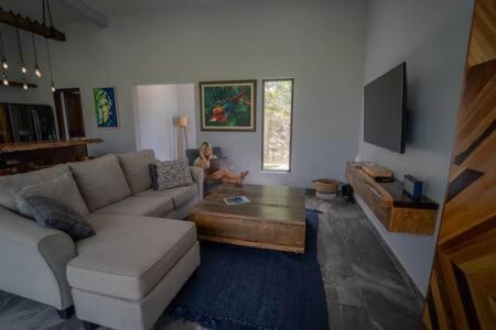 Negroman Villa | Modern Villa Overlooking Macal River Valley