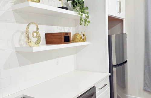 Northside House | Modern & Vibrant Home- 15 mins from downtown Houston