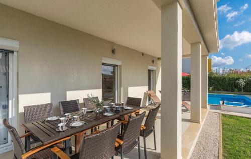 Dracevac Villa | Modern Villa Anita with Pool near Porec