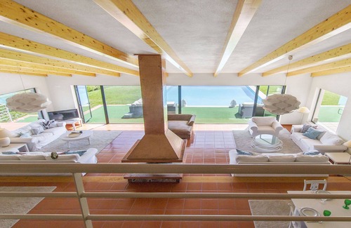 Ferreira do Zezere Villa | Modern villa at walking distance to the river dam of Castelo de Bode