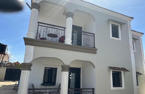 West Coast Division Villa | Modern Villa