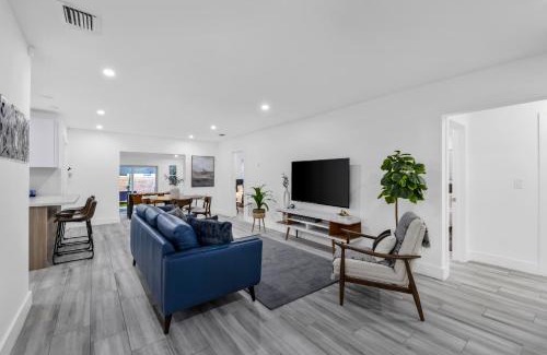 Buena Vista House | Modern villa in Design District !