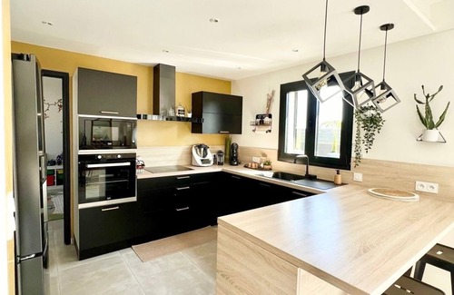 Puget-sur-Argens Villa | Modern villa in Puget sur Argens with private pool and 4 bedrooms