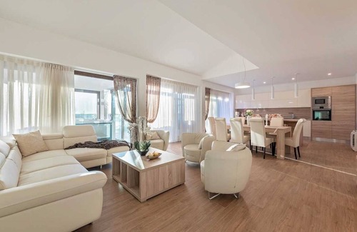 Gracisce Villa | Modern Villa Mala Halu with swimming pool