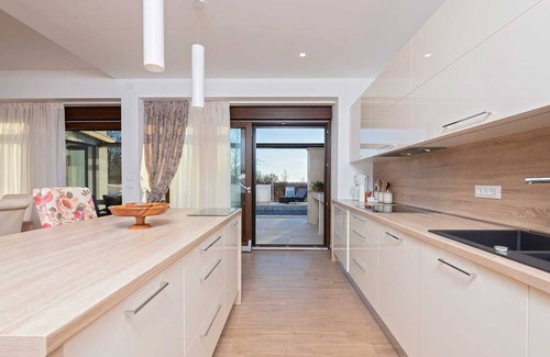 Gracisce Villa | Modern Villa Mala Halu with swimming pool