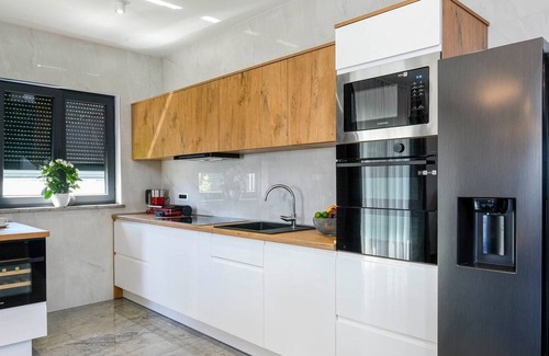 Stankovici Villa | Modern Villa Mi with heated pool, jacuzzi and sauna