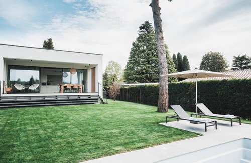 Bardolino House | Modern Villa "Montelino Boutiquehouse " with Pool, Wi-Fi, Air Conditioning & Terrace