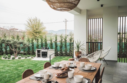 Bardolino House | Modern Villa "Montelino Boutiquehouse " with Pool, Wi-Fi, Air Conditioning & Terrace